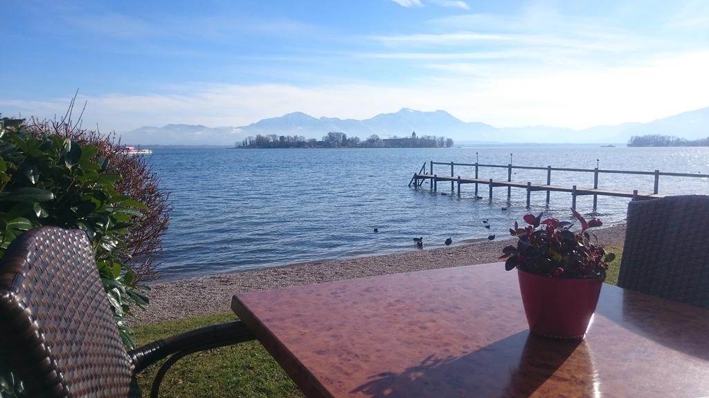 Peterlhaus Hotel Frauenchiemsee Exterior photo